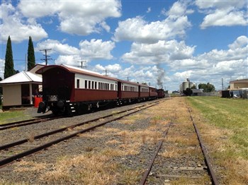 Southern Downs Steam Railway - Warwick To Clifton
